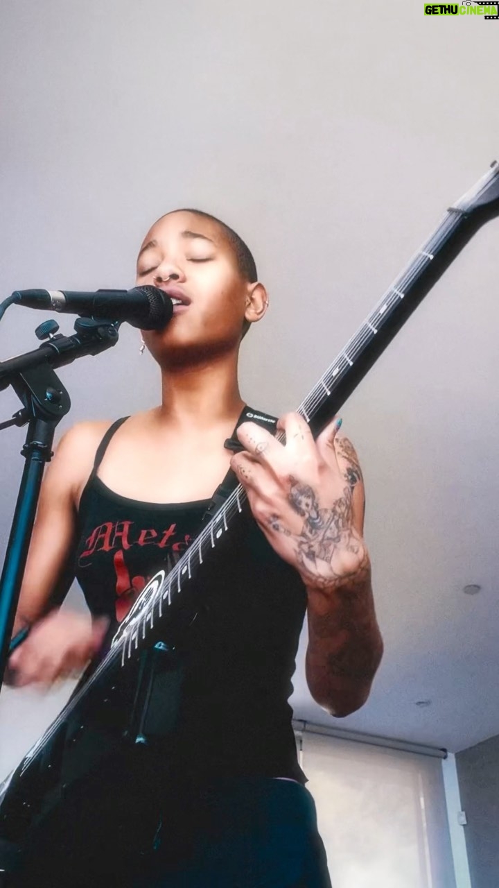 Willow Smith - 382.6K Likes - I fell in love with an emo girl!
<🩸❤️🔥☠️>