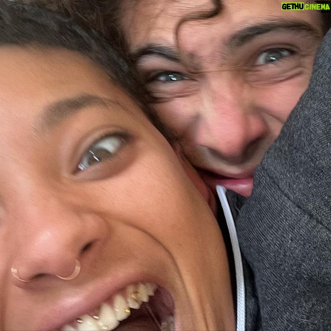 Willow Smith Instagram - BIG GRATITUDE to @eddiebenjamin for putting up with my shenanigans while masterfully playing damn near every instrument in the studio ๐๐พ as you can see we had way too much fun making this track & I canโt wait for you all to transcend this earthly plane while listening โฆ I know we did ๐๏ธ ๐ชNOV. 3๐ช