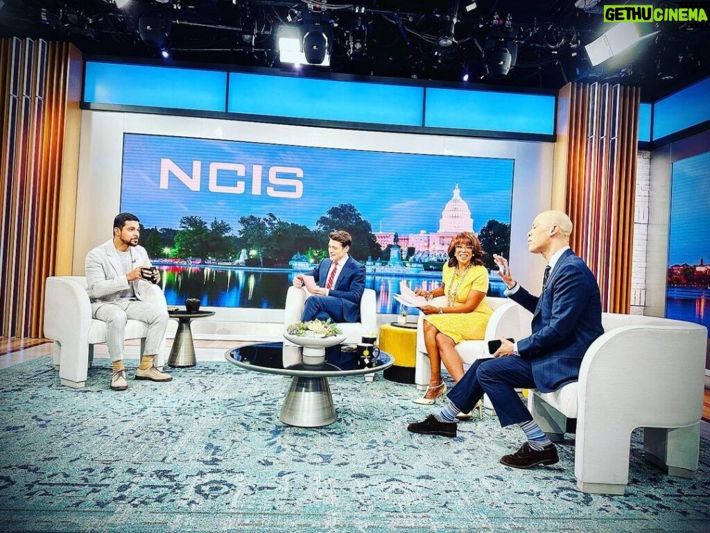 Wilmer Valderrama Instagram - Finale chat with our friends at @cbsmornings .. #NCIS