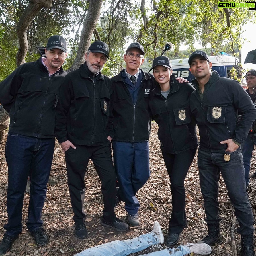 Wilmer Valderrama Instagram - The crew is back tonight! 9pm on @cbstv #NCIS.. countdown to our finale starts tonight!