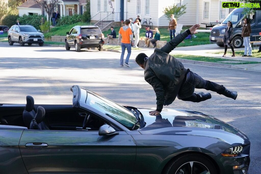 Wilmer Valderrama Instagram - Tonight we jump cars. #NCIS