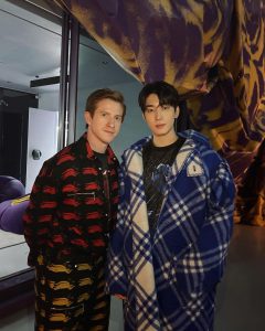 Wonwoo Instagram - 💜 #광고 #BurberryStreets #Burberry #버버리