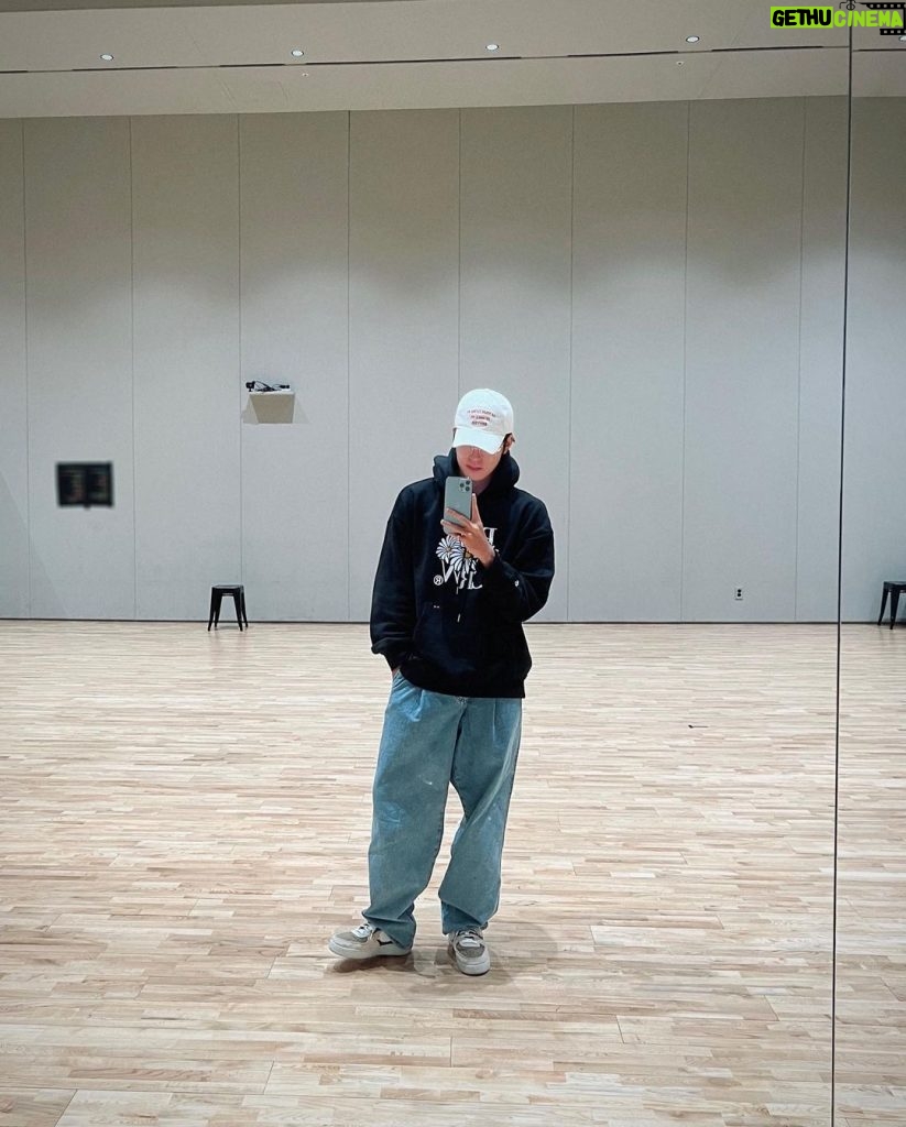 Wonwoo Instagram - 거울은 오랜만😁