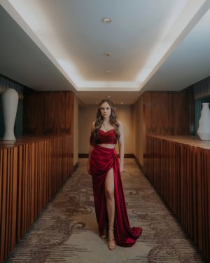 Wulan Guritno Instagram - 💃

Glam team
custom gown by @julianto.official / @imeldaimew 
@indah.shafyra / @firdajeanhair