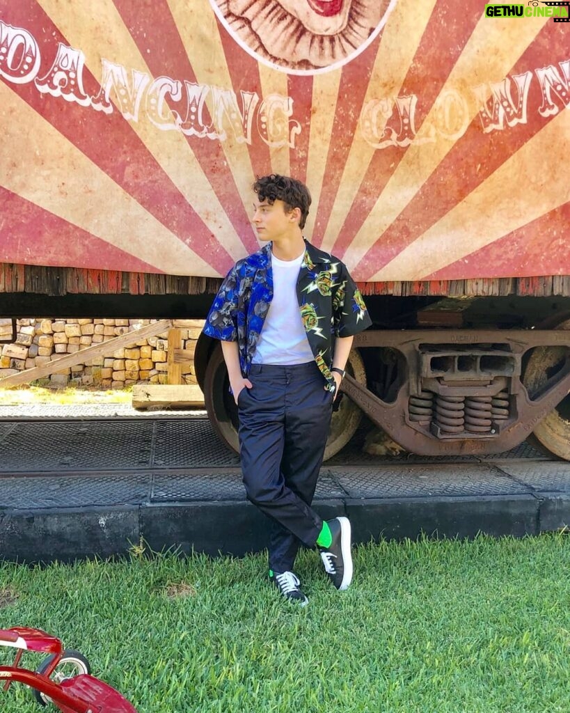 Wyatt Oleff Instagram - What a week! A million thanks to @prada for outfitting me not only for the #ITChapterTwo premiere but for the Derry Days press junket @itmovieofficial #itends September 6 🎈