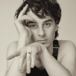 Wyatt Oleff Instagram - «La moda è il modo in cui mi esprimo: come mi sento dentro e come voglio mostrare alla gente il mio stato d’animo», @wyattoleff. — “Fashion is how I express myself: how I feel inside and how I want to show people how I feel,” @wyattoleff. Credits Editor in chief @federicopoletti Photographer @dennisleupold Stylist @orettac Grooming @barbaralamelzamakeup Stylist assistants Allegra Gargiulo #manintown #nextgen #wyattoleff #guardiansofthegalaxy #cityonfire