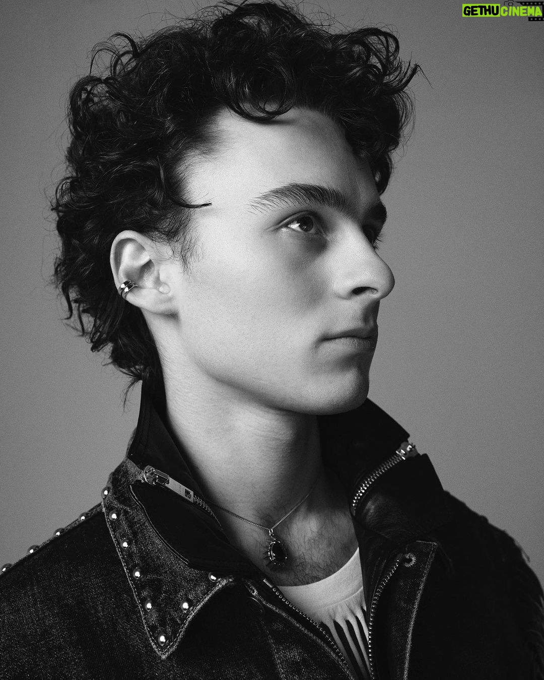 Wyatt Oleff Instagram - thank ya v team! link in bio