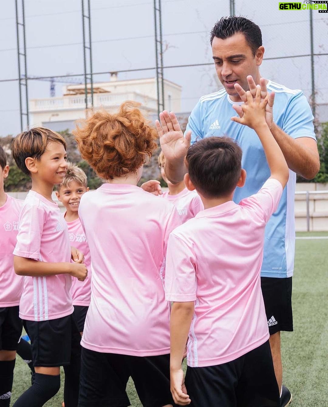 Xavi Hernández Instagram - Amb gran satisfacció i alegria, donem per finalitzada l'especial 25a edició del Campus Xavi. Hem viscut moments inoblidables, aprenentatge intens i somnis futbolístics fets realitat. Volem agrair als participants, patrocinadors i a tots els que han contribuït a aquesta experiència única. Fins aviat, Campus Xavi! 2️⃣5️⃣🎂 #CampusXavi #25aEdició #ExperiènciaInoblidable #SomnisFutbolistics #FinsAviat ___ Con gran satisfacción y alegría, damos por finalizada la especial 25 edición del Campus Xavi. Hemos vivido momentos inolvidables, intenso aprendizaje y sueños futbolísticos hechos realidad. Queremos dar las gracias a los participantes, patrocinadores y a todos los que han contribuido a esta experiencia única. ¡Hasta pronto, Campus Xavi! 2️⃣5️⃣🎂 ___ With great satisfaction and joy, we end the special 25th edition of the Campus Xavi. We have lived unforgettable moments, intense learning and football dreams come true. We want to thank the participants, sponsors and everyone who has contributed to this unique experience. See you soon, Campus Xavi! 2️⃣5️⃣🎂
