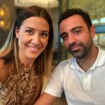 Xavi Hernández Instagram – Moltes Felicitats a la persona que em fa feliç cada dia, la que cuida de tot i de tothom, la que sempre està quan algú ho necessita, la que es deixa la vida pels seus fills… la meva vida!! T’estimo carinyo! 
Feliços 40 i per molts anys!! #semprejunts