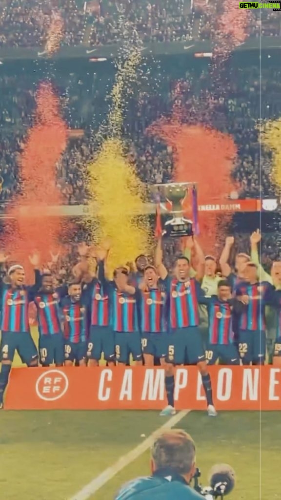 Xavi Hernández Instagram - Gràcies a tots els que ho heu fet possible. Visca el Barça ❤️💙 @fcbarcelona ___ Gracias a todos los que lo habéis hecho posible. Visca el Barça ❤️💙 ___ Thanks to those who made it possible. Visca el Barça ❤️💙