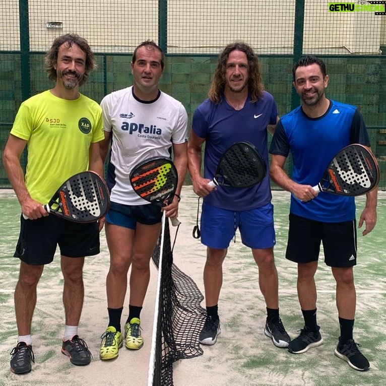 Xavi Hernández Instagram - Partidàs de pàdel, nanus!! 👏🏻🔝♥️🎾 Club Esportiu Vall Parc