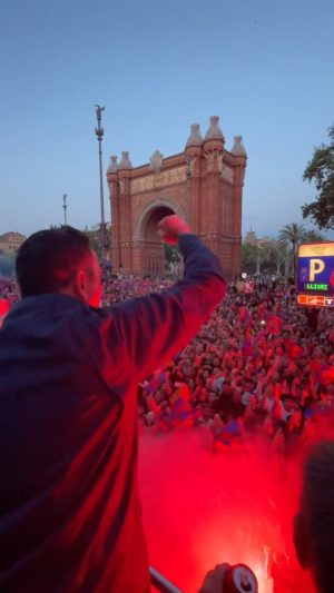Xavi Hernández Instagram - Xavi in absolute awe 🥹