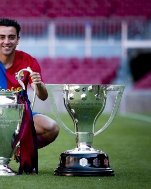 Xavi Hernández Instagram - Estimats Culers, TORNO A CASA.

Torno al lloc que m'ha vist créixer, torno al Club de la meva VIDA.
No puc descriure amb paraules l'emoció que sento per tornar a defensar aquest escut que porto al meu cor, per tornar a sentir com vibra el Camp Nou des de dins, i tornar a escoltar els crits d'ànim d'aquesta gran afició.
Sé que arribo en un moment difícil, però afronto aquest repte amb la més gran de les il·lusions. Treballaré i lluitaré com un més per junts arribar al lloc que mereixem.
Gràcies @fcbarcelona per tornar a confiar en mi i a tots els aficionats que van creure que havia d'assumir aquest paper tan important.

LA HISTÒRIA CONTINUA…
___

Queridos Culers, VUELVO A CASA.

Vuelvo al sitio que me ha visto crecer, vuelvo al Club de mi VIDA.
No puedo describir con palabras la emoción que siento por volver a defender este escudo que llevo grabado en el corazón, volver a sentir cómo vibra el Camp Nou desde dentro, y volver a escuchar los gritos de ánimo de esta gran afición.
Sé que llego en un momento difícil, pero afronto este reto con la mayor de las ilusiones. Voy a trabajar y a luchar como uno más para juntos alcanzar el lugar que merecemos.
Gracias @fcbarcelona por volver a confiar en mí y a todos los aficionados que creyeron que debía asumir este papel tan importante. 

LA HISTORIA CONTINÚA…
___

Dear Culers, I’M COMING BACK HOME.

I’m returning to the place that saw me grow up, I’m returning to the Club of my LIFE.
I have no words to describe the emotion I feel to defend again this shield that is stamped in my heart, to feel again the Camp Nou vibrating, and to hear again the cheers of encouragement from these great fans.
I know that I am arriving at a difficult moment, but I’m facing this challenge with the greatest of enthusiasm. I will work and fight with you all to reach together the place we deserve.
Thank you #fcbarcelona for trusting me, as well as to all the fans who believed that I should take on this important role.

THE STORY CONTINUES ...

#VISCAELBARÇA