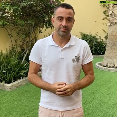 Xavi Hernández Instagram - En un Sant Jordi especial he volgut estar a prop dels que més ho necessiten i aportar el meu granet de sorra ajudant a que els pacients de l'Hospital de Palamós rebin les seves roses en un dia tan assenyalat. Aprofito per desitjar-vos un Feliç Sant Jordi a tots i enviar molts ànims als professionals que lluiten per combatre el COVID19 a tot el món. #HospitalPalamos #SantJordi ___ En un Sant Jordi especial he querido estar cerca de los que más lo necesitan y aportar mi granito de arena ayudando a que los pacientes del Hosptial de Palamós recibieran sus rosas en un día tan señalado. Aprovecho para desearos un Feliz Sant Jordi a todos y mandar mucho ánimo a los profesionales que luchan por combatir el COVID19 en todo el mundo #HospitalPalamos #SantJordi ___ On this very special Sant Jordi, I want to be close to those who need us the most, and I want to contribute to helping patients at the Palamós Hospital in receiving their roses on such a special day. Moreover, I want to wish you all a happy Sant Jordi day and to send my support to the professionals who fight on the front lines against COVID19 around the world #HospitalPalamos #SantJordi