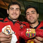 Xavi Hernández Instagram – Iker, gracias por estos 23 años en los que hemos sido compañeros, rivales y, sobre todo, amigos. Durante estos años he sido testigo de como crecías como profesional y como persona. Hemos vivido juntos victorias y derrotas. Nos hemos enfrentado y nos hemos reconciliado. Aunque muchos crean que el fútbol es lo más importante en nuestras vidas, nosotros sabemos que no es así. Sabemos que lo importante son las personas, el respeto y la dignidad. Y por eso hemos podido solucionar juntos cualquier conflicto y forjar una amistad inquebrantable. 
Enhorabuena por tu brillante carrera, amigo. Te deseo lo mejor en esta nueva etapa de tu vida. #Grac1as @ikercasillas