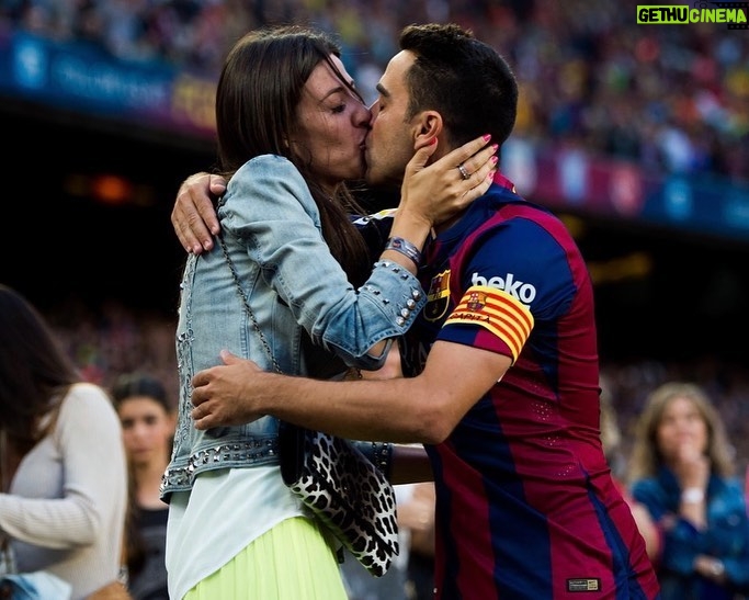 Xavi Hernández Instagram - Avui fa 5 anys d’un dels dies més emotius de la meva vida. Un record inoblidable. Visca el Barça! ❤️⚽️ ___ Hoy hace 5 años de uno de los días más emotivos de mi vida. Un recuerdo inolvidable. Visca el Barça! ❤️⚽️ ___ 5 years ago today, It was one of the most special days of my life. An unforgettable memory. Visca el Barça! ❤️⚽️ Spotify Camp Nou