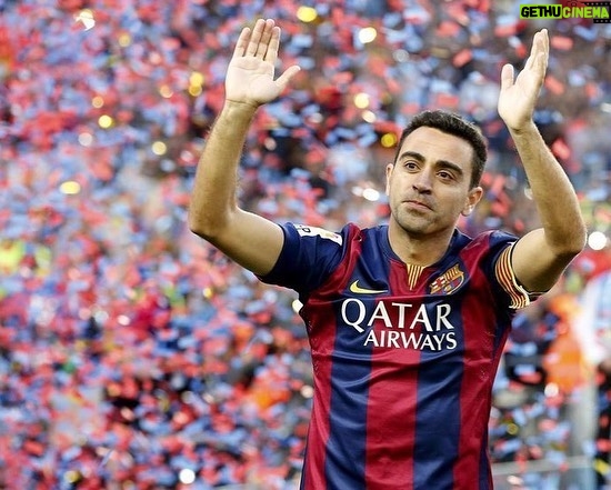 Xavi Hernández Instagram - Avui fa 5 anys d’un dels dies més emotius de la meva vida. Un record inoblidable. Visca el Barça! ❤️⚽️ ___ Hoy hace 5 años de uno de los días más emotivos de mi vida. Un recuerdo inolvidable. Visca el Barça! ❤️⚽️ ___ 5 years ago today, It was one of the most special days of my life. An unforgettable memory. Visca el Barça! ❤️⚽️ Spotify Camp Nou