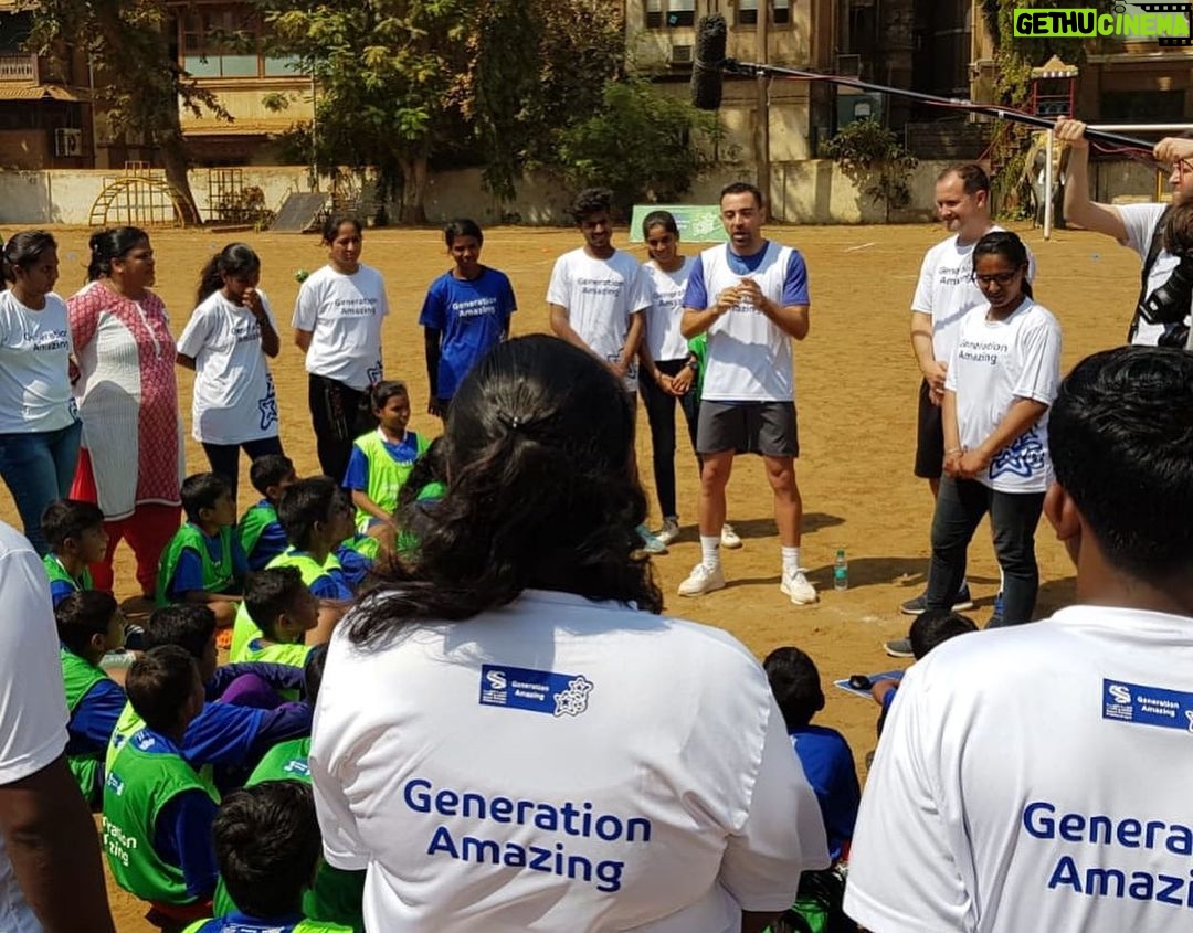 Xavi Hernández Instagram - Amb ganes de participar en les noves sessions en directe de @GA4Good i ajudar-te a mantenir-te en forma, sa i connectat des de casa. Ens veiem a Instagram Live el dimecres a les 5pm, hora de Doha. Envieu-me les vostres preguntes abans utilitzant el hashtag #GALive i espero respondre’n algunes i poder donar-vos consells de com mantenir-vos actius a casa. ____ Con ganas de participar en las nuevas sesiones en directo de @GA4Good y ayudar a mantenerte en forma, sano y conectado desde casa. Nos vemos en Instagram Live el miércoles a las 5 p.m., hora de Doha, enviadme vuestras preguntas por adelantado utilizando el hashtag #GALive y espero responder algunas de ellas y daros mis consejos sobre cómo mantenerse activo en casa. ____ Looking forward to taking part in the new @GA4Good online sessions which help you to stay active, healthy and connected at home. I will be on Instagram Live on Wednesday at 5pm Doha time, send me your questions in advance using #GALive and I look forward to answering some of them and giving my tips on how to #BeActive at home! @roadto2022