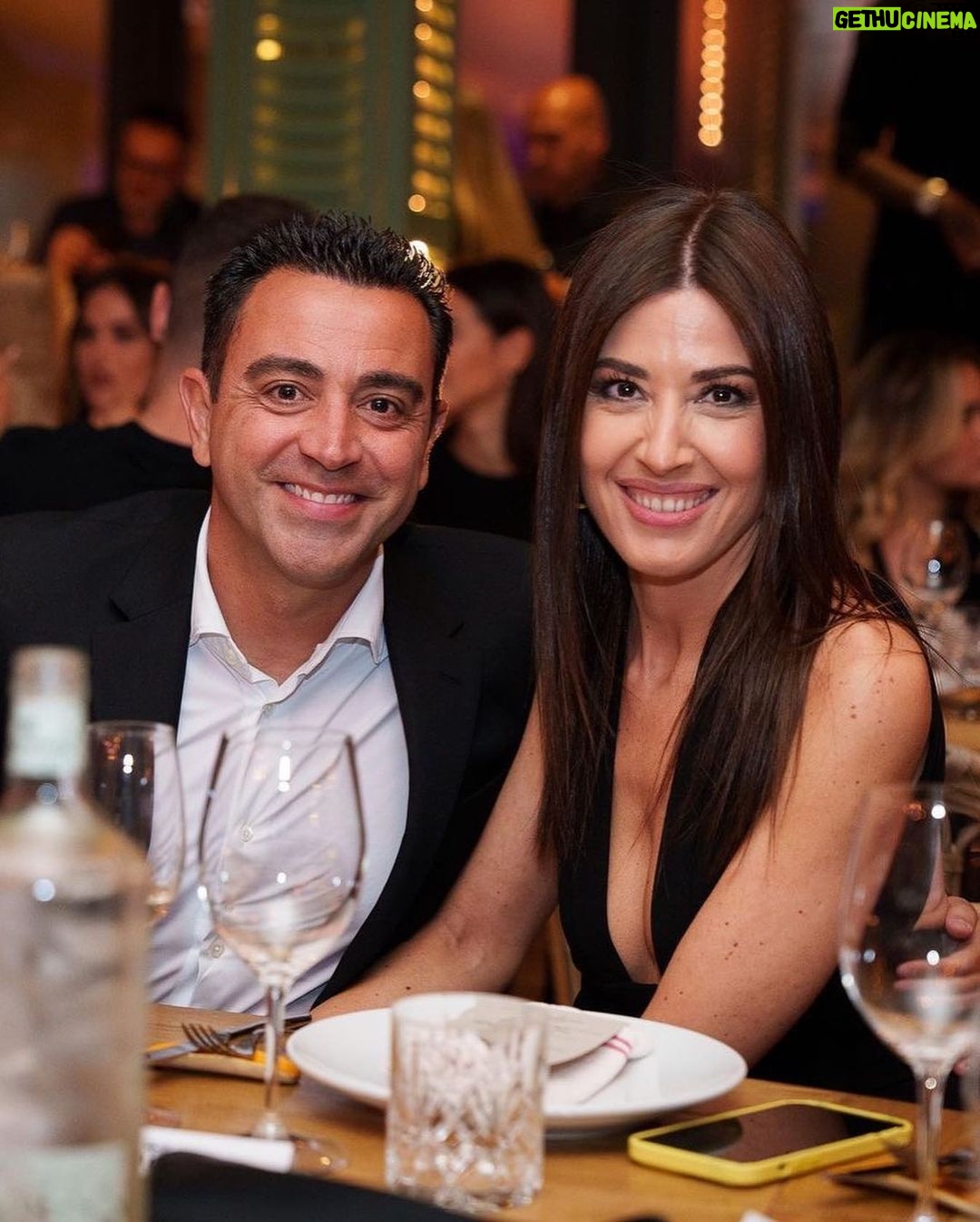 Xavi Hernández Instagram - Moltes Felicitats carinyo! Ets la meva vida! T’estimo infinit i per sempre! 😍❤️👨👩👧👦 #semprejunts @nuriacunillera81