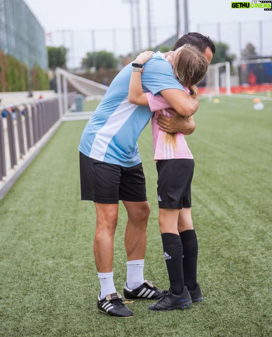 Xavi Hernández Instagram - Amb gran satisfacció i alegria, donem per finalitzada l'especial 25a edició del Campus Xavi. Hem viscut moments inoblidables, aprenentatge intens i somnis futbolístics fets realitat. Volem agrair als participants, patrocinadors i a tots els que han contribuït a aquesta experiència única. Fins aviat, Campus Xavi! 2️⃣5️⃣🎂 #CampusXavi #25aEdició #ExperiènciaInoblidable #SomnisFutbolistics #FinsAviat ___ Con gran satisfacción y alegría, damos por finalizada la especial 25 edición del Campus Xavi. Hemos vivido momentos inolvidables, intenso aprendizaje y sueños futbolísticos hechos realidad. Queremos dar las gracias a los participantes, patrocinadores y a todos los que han contribuido a esta experiencia única. ¡Hasta pronto, Campus Xavi! 2️⃣5️⃣🎂 ___ With great satisfaction and joy, we end the special 25th edition of the Campus Xavi. We have lived unforgettable moments, intense learning and football dreams come true. We want to thank the participants, sponsors and everyone who has contributed to this unique experience. See you soon, Campus Xavi! 2️⃣5️⃣🎂