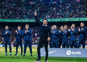 Xavi Hernández Instagram - Campions de Lliga. Orgullós d’aquest equip. 💪⚽️❤️🎉