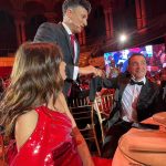 Xavi Hernández Instagram - Va ser un plaer assistir ahir a la gala @peopleinredgala i donar suport al doctor @bonaventura_clotet en la lluita contra les enfermetats infeccioses. Una nit de descobriments, retrobaments i bons amics. Sens dubte una nit per recordar! #PeopleInRed23 ___ Fue un placer acudir ayer a la gala @peopleinredgala y apoyar al doctor @bonaventura_clotet y a su equipo, en la lucha contra las enfermedades infecciosas. Una noche de descubrimientos, de reencuentros y de buenos amigos. Sin duda una noche para el recuerdo! #PeopleInRed23