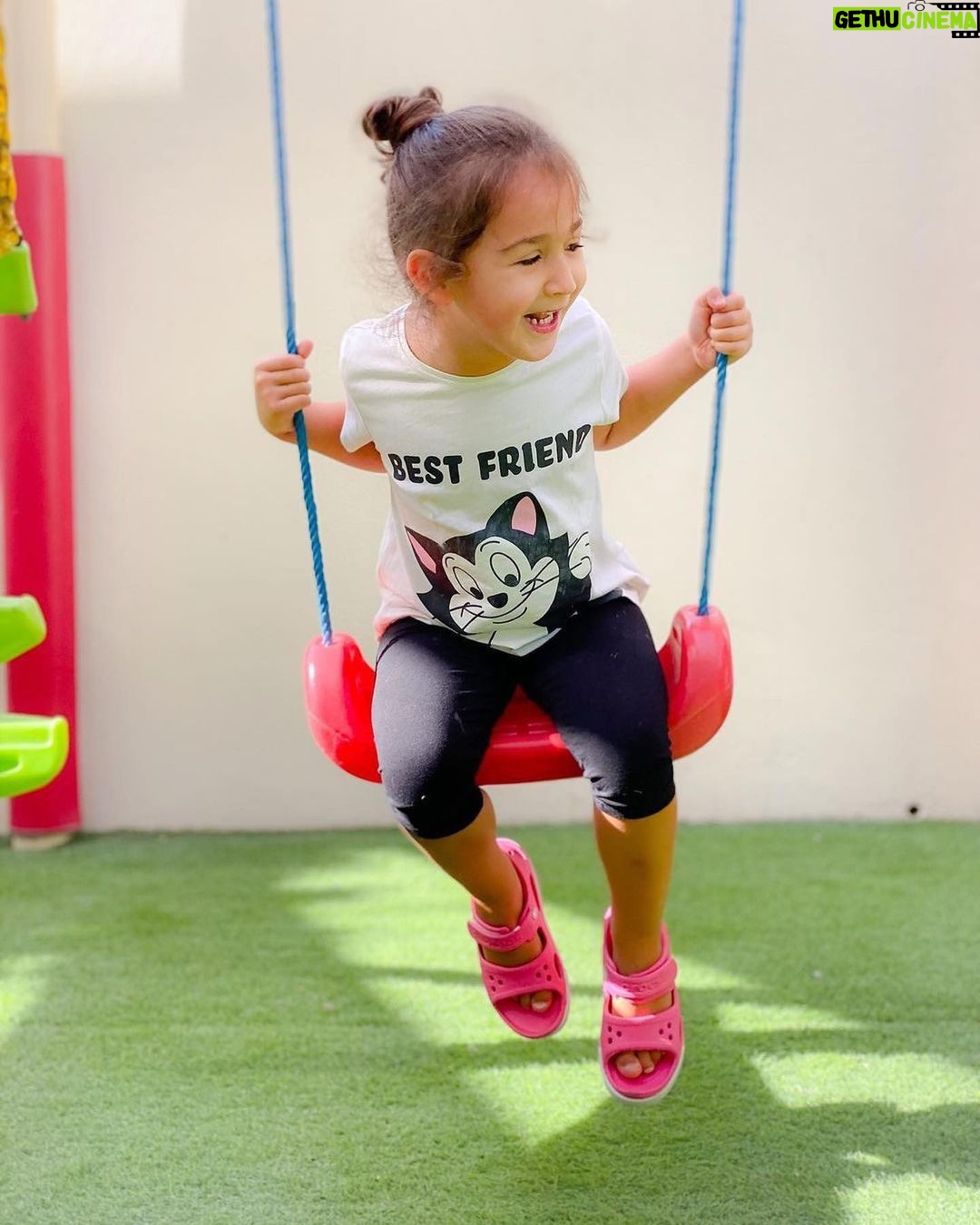 Xavi Hernández Instagram - Moltíssimes Felicitats princesa Àsia! Gràcies per ensenyar-nos tant i fer-nos tan feliços! T’estimo infinit petita! Per molts anys!!!😘❤️🎉. @nuriacunillera81 #semprejunts #7anyets