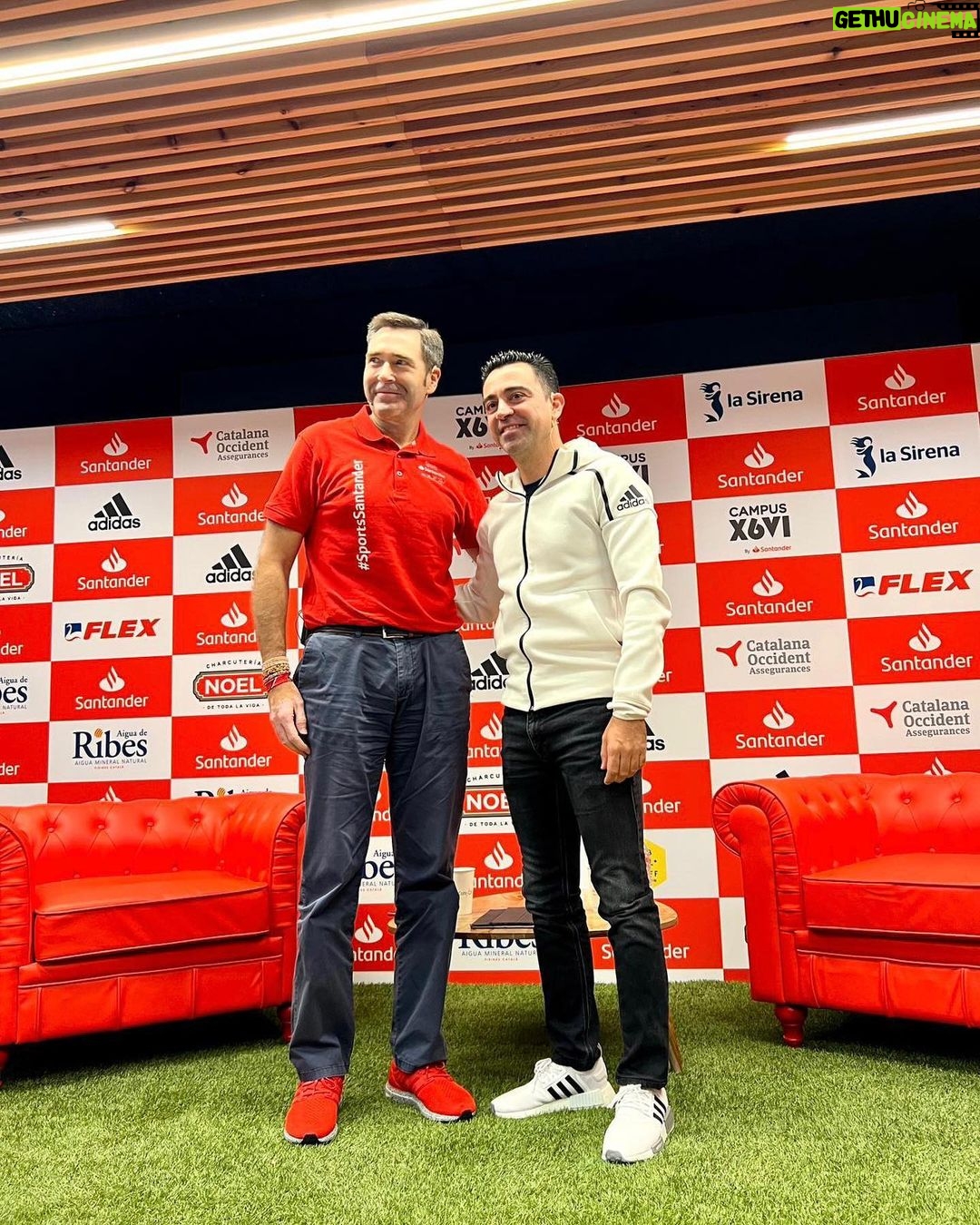 Xavi Hernández Instagram - Celebrando el @campusxavi de la mano de @santander_es. Por muchos años más juntos @sportssantander ___ Celebrant el @campusxavi de la mà de @santander_es . Per molts anys més! @sportssantander ___ Celebrating @campusxavi with @santander_es. To many more years working together @sportssantander
