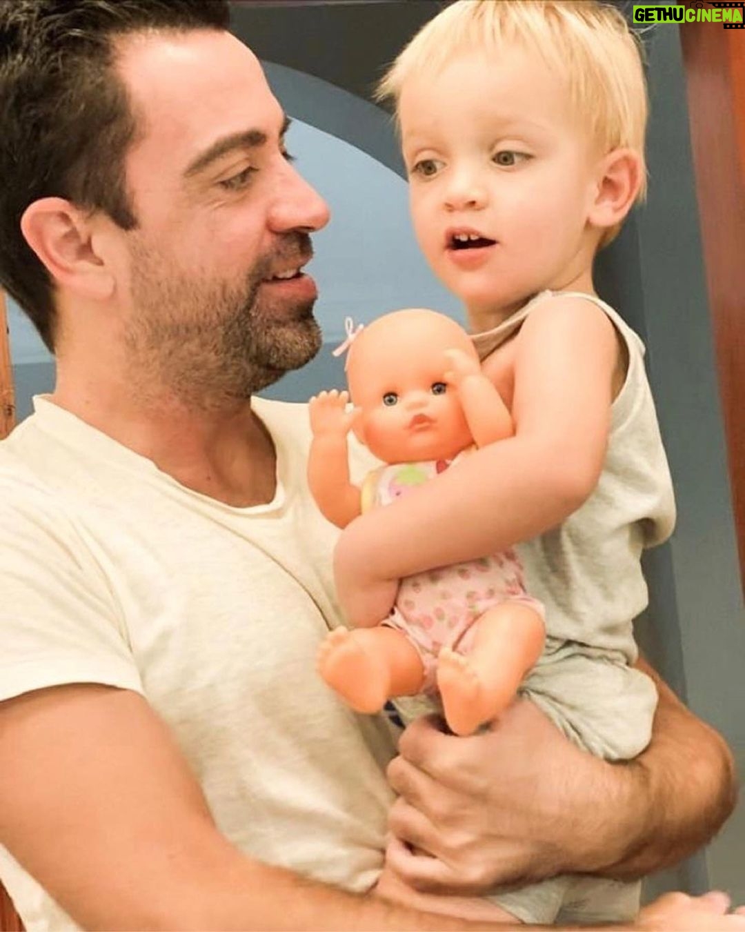Xavi Hernández Instagram - Moltes Felicitats al príncep de la família!! T’estimo amb bogeria Dan😍❤️🎉👨👩👧👦. @nuriacunillera81 #4anyets