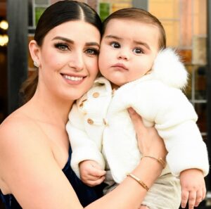 Ximena Navarrete Instagram - Bautizo 🕊️ Juanca … Gracias compadres @schecoperez @carolamtz1 los queremos mucho !!!