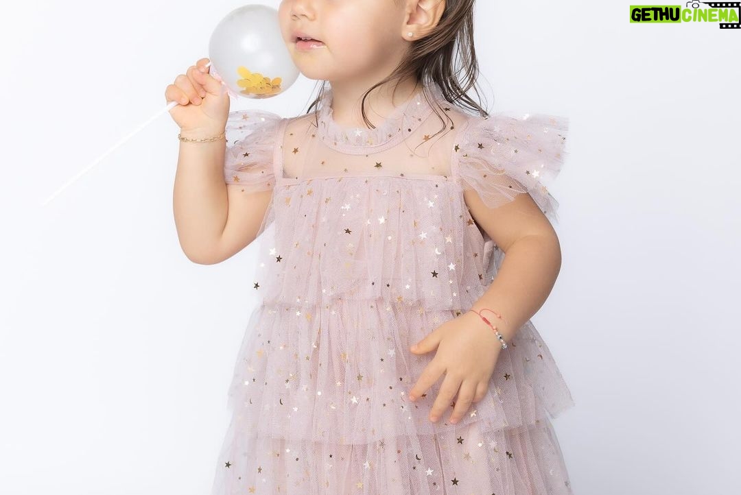 Ximena Navarrete Instagram - Ximena cumple dos a帽os !!!!! Feliz cumple 2 amor de nuestras vidas !!!! XVN gracias por la sesi贸n de fotos de mi princesa @picxel.photography 馃馃徎