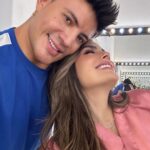 Ximena Navarrete Instagram - Feliz cumple a uno de los seres humanos más especiales que hay en este universo, una de las personas que alegran mi alma desde hace ya muchos años jajaja 😜….. que haría sin tu magia?!?! …. Gracias por existir @vicoguadarrama suertudos somos los que podemos tenerte en nuestras vidas. Te amo !!!! Que los cumplas feliz 🫶🏻 ♾️ me ayudarían a felicitarlo aquí 👇🏻