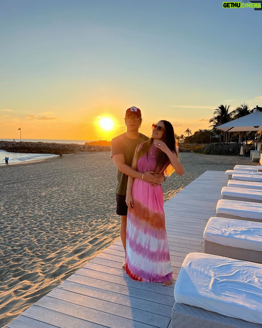 Ximena Navarrete Instagram - 2024 🥂 Mom & Dad ….
