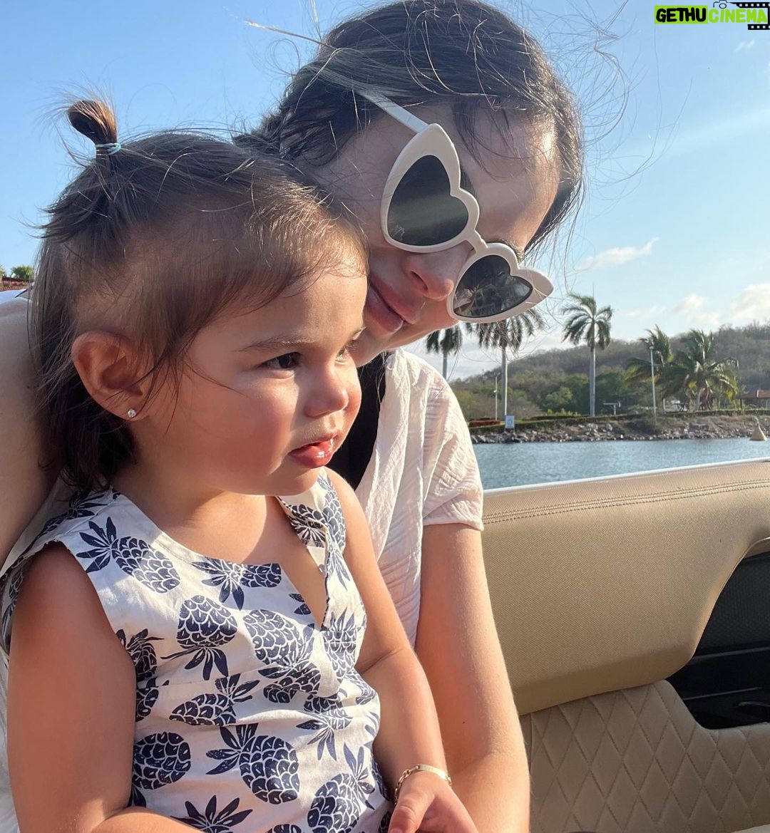 Ximena Navarrete Instagram - Del fin de semana š«¶š» ⢠happiness⢠@jcvalladares