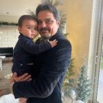 Ximena Navarrete Instagram - Happy birthday Abu bombón !!! Te amamos con todo el corazón …. Que cumplas muchísimos más siempre feliz y con salud ♾️🫶🏻 !!!!!! Hoy es el cumple de Don Charles a quien ahora Xime le dice bombón y ya así se le quedó su nuevo apodo 😂 🥂