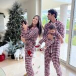 Ximena Navarrete Instagram – Feliz Navidad de nuestra familia para ti 🎄!!!!! Gracias a todos los que por este medio están presentes deseándonos cosas bonitas!!! Lo mejor para ustedes y sus familias .