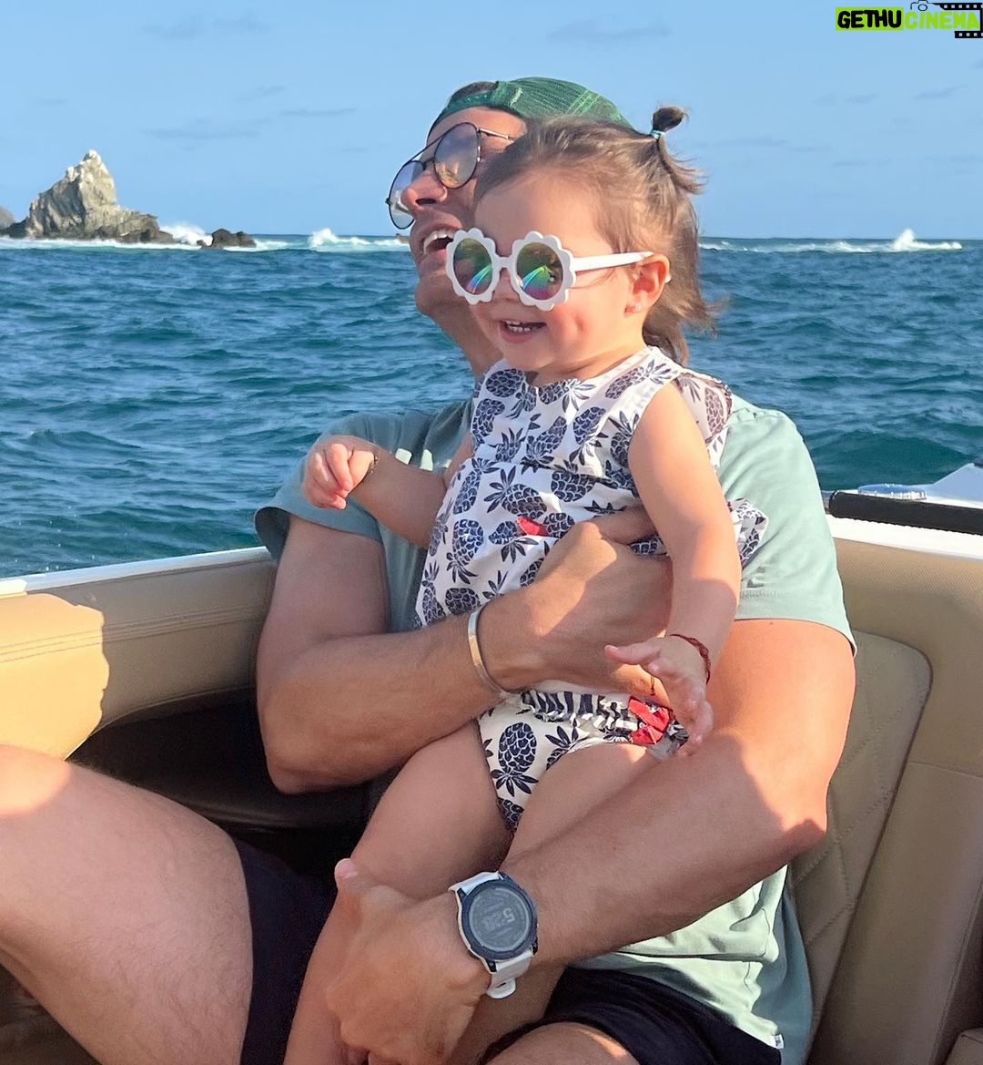 Ximena Navarrete Instagram - Del fin de semana š«¶š» ⢠happiness⢠@jcvalladares