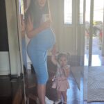 Ximena Navarrete Instagram - 37 weeks pregnant - update de esta semana : dolor de espalda, piernas, costillas, sin poder respirar bien, durmiendo mal, despertando al baño toda la noche y ya algo hinchada 😂 pero ahí vamos !!!!! Ya te quiero abrazar mi niño lindo 💙🫶🏻 cuéntenme aquí mis seguidoras embarazadas sus síntomas 👇🏻