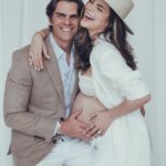 Ximena Navarrete Instagram - Esperándote mi niño 💙 @marioorozcooficial photography