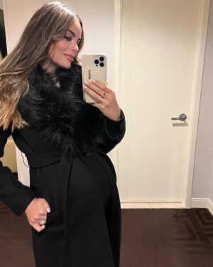Ximena Navarrete Instagram - Lista para ser jurado de la edición número 71 de @missuniverse !!! 🙌🏻Que emoción 🫰🏻… este año no les puedo publicar mi lista de favoritas porque seguiré los lineamientos que hacemos cuando formamos parte del jurado… comenten sus favoritas para ganar 👑👇🏻! #MissUniverse2022