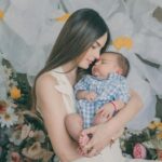 Ximena Navarrete Instagram – Amor infinito ♾️!!! @alisgonzalezphotography Gracias por capturar estos momentos que quedan en el corazón para siempre . Lo máximo, amé todas las fotos de nuestra sesión del día de las madres con mi invitada estelar, mi mamá 🫶🏻 XVN + JCVN