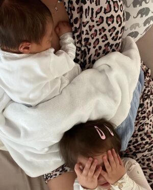 Ximena Navarrete Instagram - Lo mejor de abril 🫠 mis niños 🧸