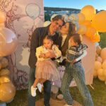 Ximena Navarrete Instagram - Xime cumple 2 !!! Te amamos bonita 🐝 🍯