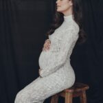 Ximena Navarrete Instagram - 36 weeks pregnant!!! 🫶🏻 Recta final @marioorozcooficial photography @vicoguadarrama makeup @benitosantosoficial dress