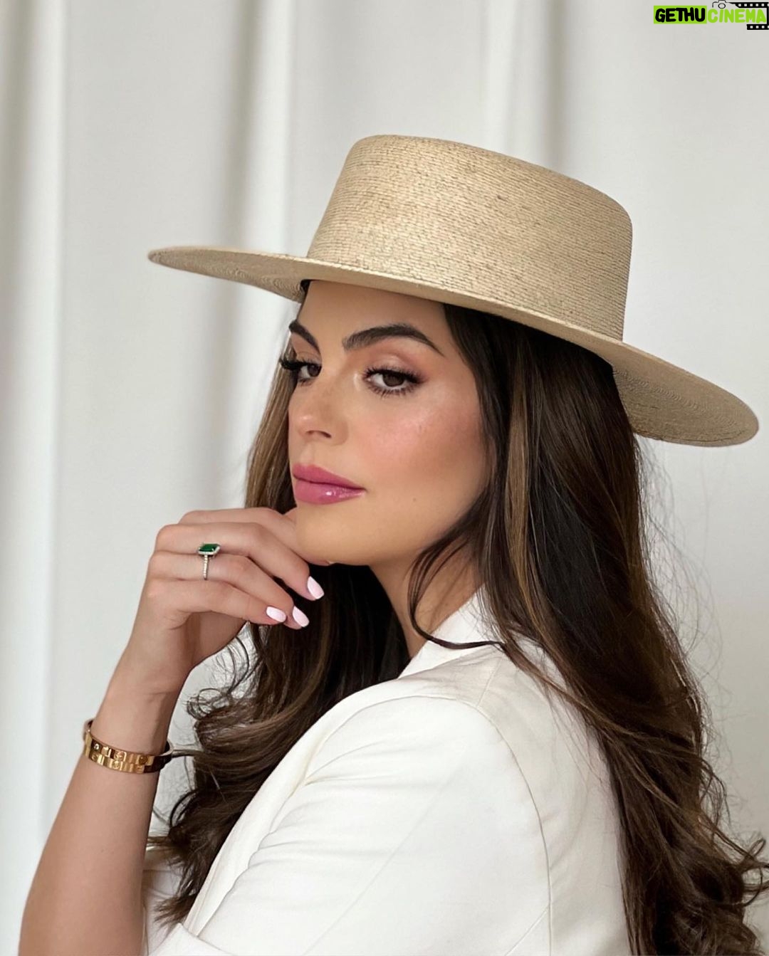 Ximena Navarrete Instagram - A pocos días de conocer a mi príncipe azul 💙🥹🫶🏻😍🙏🏻