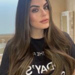Ximena Navarrete Instagram - @pepegutierrezoficial made me do it 😂👁️💚 estos pupilentes los pueden conseguir en su salón … @pepegutierrezstudio green eyes 💁🏻‍♀️ (amigos es solamente una foto, son solo unos pupilentes que vende mi amigo @pepegutierrezoficial y no son permanentes, yo también soy muy feliz con mis ojos color café, tranquilos amores ✌🏻JUST FOR FUN… repito… just for fun 📢 ) todos los comentarios de hate… sacando frustraciones que solo reflejan traumas de quien los escribe, serán bloqueados y eliminados 🤭 por su atención gracias 😏!