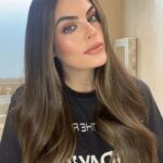 Ximena Navarrete Instagram - @pepegutierrezoficial made me do it 😂👁️💚 estos pupilentes los pueden conseguir en su salón … @pepegutierrezstudio green eyes 💁🏻‍♀️ (amigos es solamente una foto, son solo unos pupilentes que vende mi amigo @pepegutierrezoficial y no son permanentes, yo también soy muy feliz con mis ojos color café, tranquilos amores ✌🏻JUST FOR FUN… repito… just for fun 📢 ) todos los comentarios de hate… sacando frustraciones que solo reflejan traumas de quien los escribe, serán bloqueados y eliminados 🤭 por su atención gracias 😏!