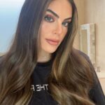 Ximena Navarrete Instagram - @pepegutierrezoficial made me do it 😂👁️💚 estos pupilentes los pueden conseguir en su salón … @pepegutierrezstudio green eyes 💁🏻‍♀️ (amigos es solamente una foto, son solo unos pupilentes que vende mi amigo @pepegutierrezoficial y no son permanentes, yo también soy muy feliz con mis ojos color café, tranquilos amores ✌🏻JUST FOR FUN… repito… just for fun 📢 ) todos los comentarios de hate… sacando frustraciones que solo reflejan traumas de quien los escribe, serán bloqueados y eliminados 🤭 por su atención gracias 😏!