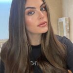 Ximena Navarrete Instagram - @pepegutierrezoficial made me do it 😂👁️💚 estos pupilentes los pueden conseguir en su salón … @pepegutierrezstudio green eyes 💁🏻‍♀️ (amigos es solamente una foto, son solo unos pupilentes que vende mi amigo @pepegutierrezoficial y no son permanentes, yo también soy muy feliz con mis ojos color café, tranquilos amores ✌🏻JUST FOR FUN… repito… just for fun 📢 ) todos los comentarios de hate… sacando frustraciones que solo reflejan traumas de quien los escribe, serán bloqueados y eliminados 🤭 por su atención gracias 😏!