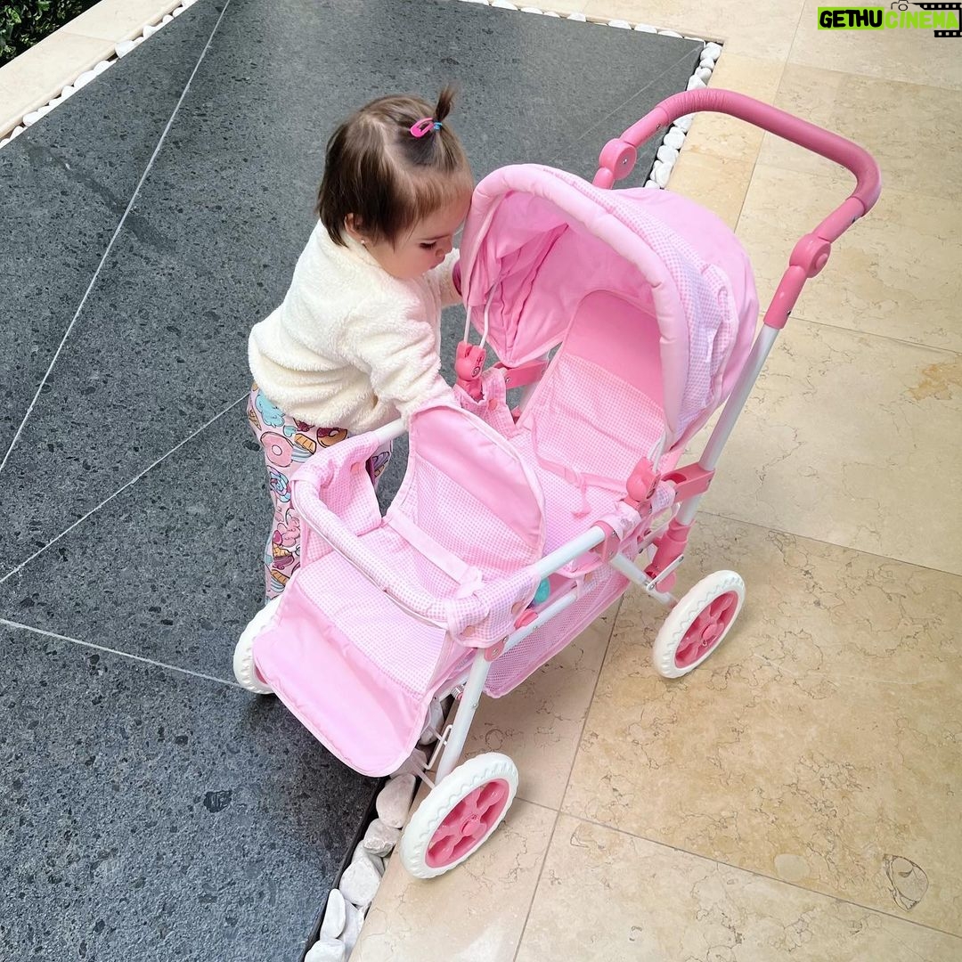 Ximena Navarrete Instagram - January 2023 🦄